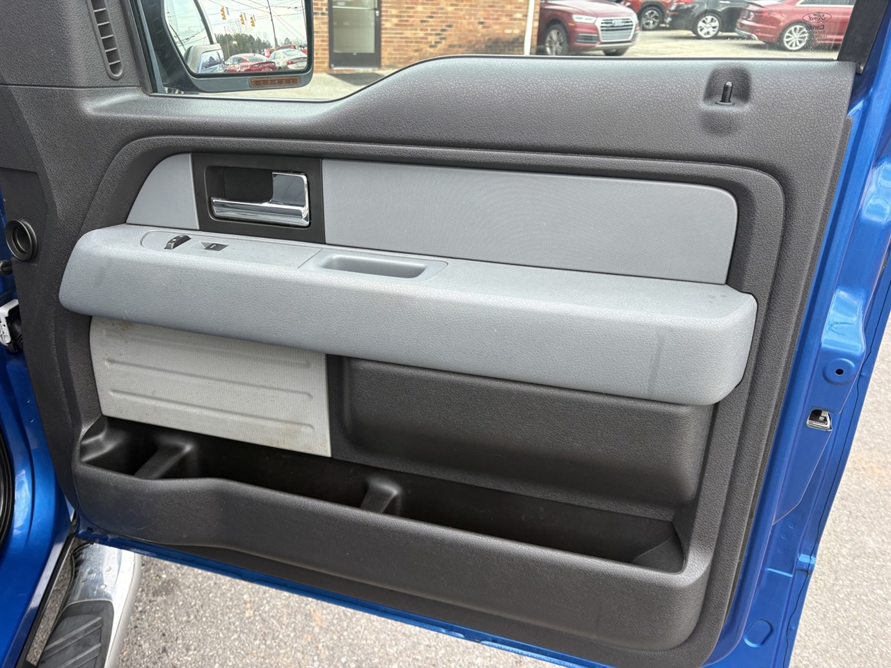 Ford F-150 XL SuperCab 8-ft. Bed 2WD 2013