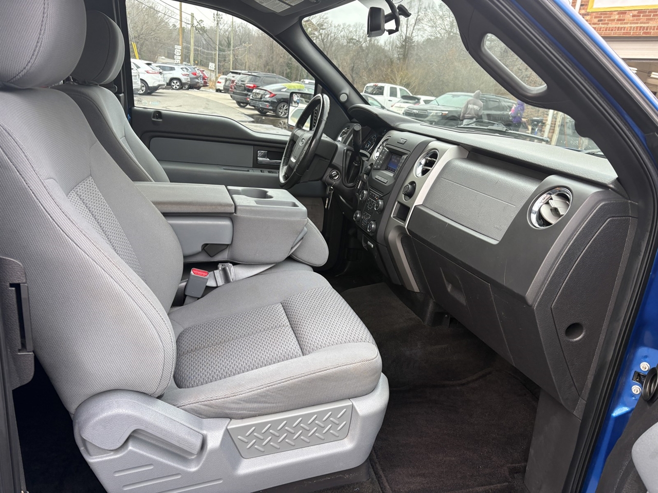 Ford F-150 XL SuperCab 8-ft. Bed 2WD 2013