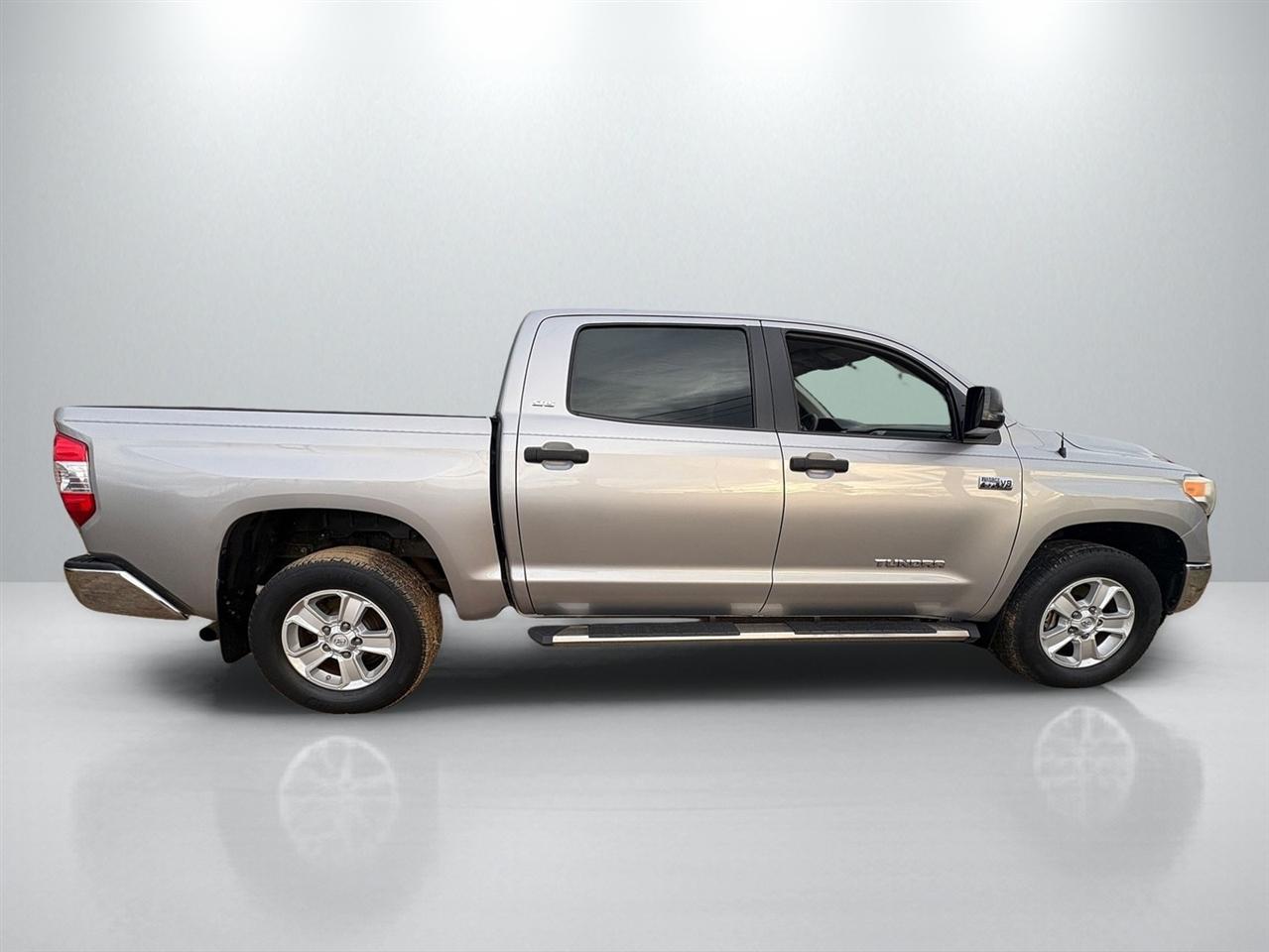 Toyota Tundra SR5 5.7L V8 FFV CrewMax 2WD 2016