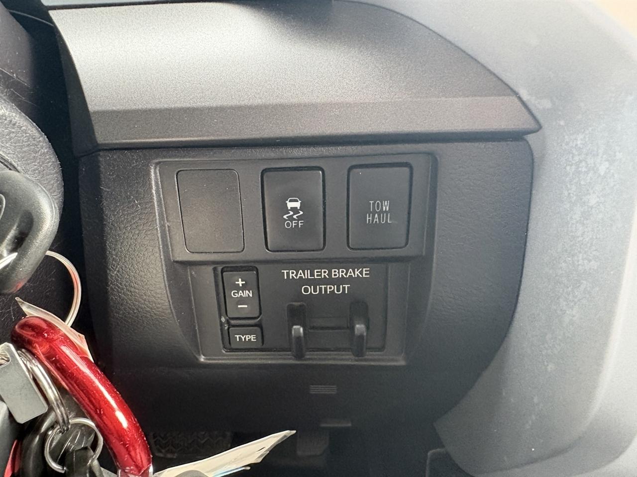 Toyota Tundra SR5 5.7L V8 FFV CrewMax 2WD 2016