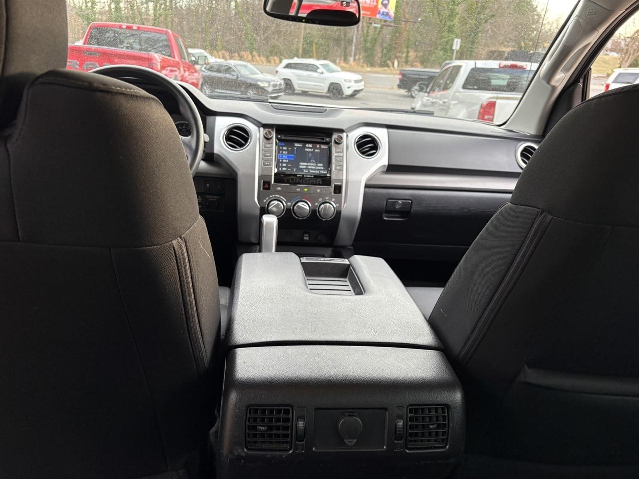 Toyota Tundra SR5 5.7L V8 FFV CrewMax 2WD 2016