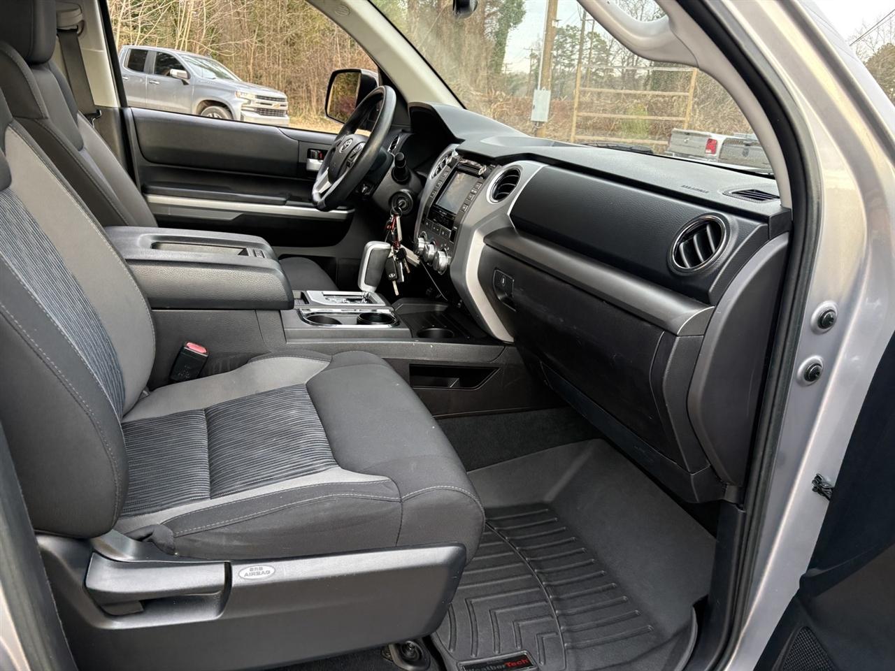 Toyota Tundra SR5 5.7L V8 FFV CrewMax 2WD 2016