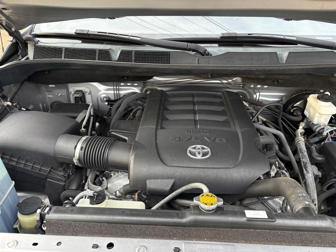 Toyota Tundra SR5 5.7L V8 FFV CrewMax 2WD 2016