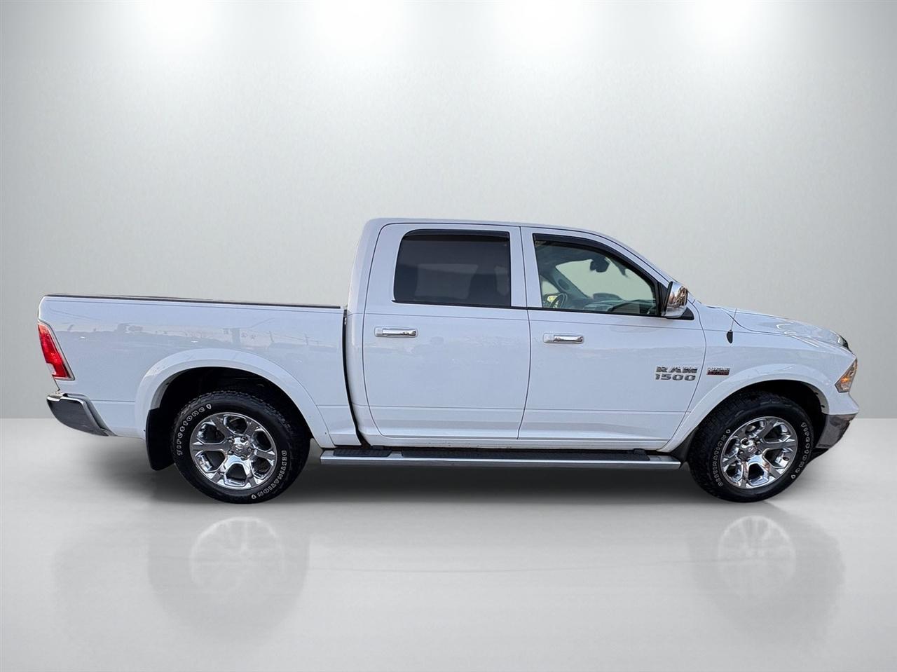 RAM 1500 Laramie Crew Cab SWB 4WD 2016