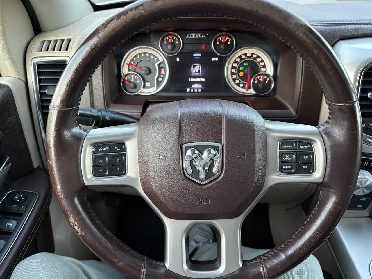 RAM 1500 Laramie Crew Cab SWB 4WD 2016