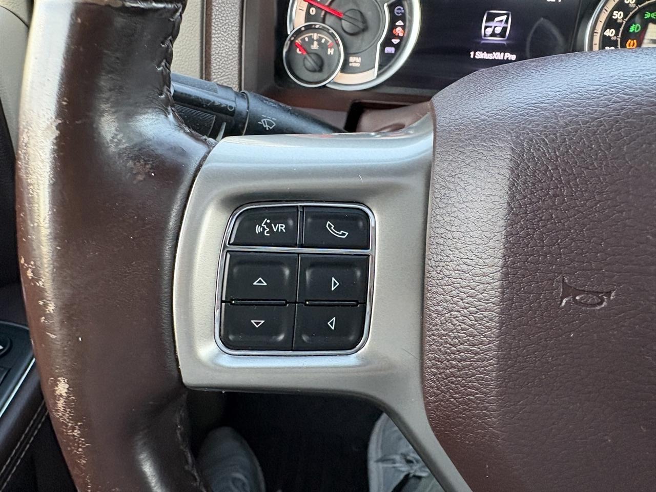 RAM 1500 Laramie Crew Cab SWB 4WD 2016