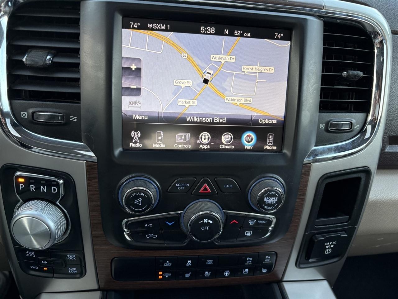 RAM 1500 Laramie Crew Cab SWB 4WD 2016