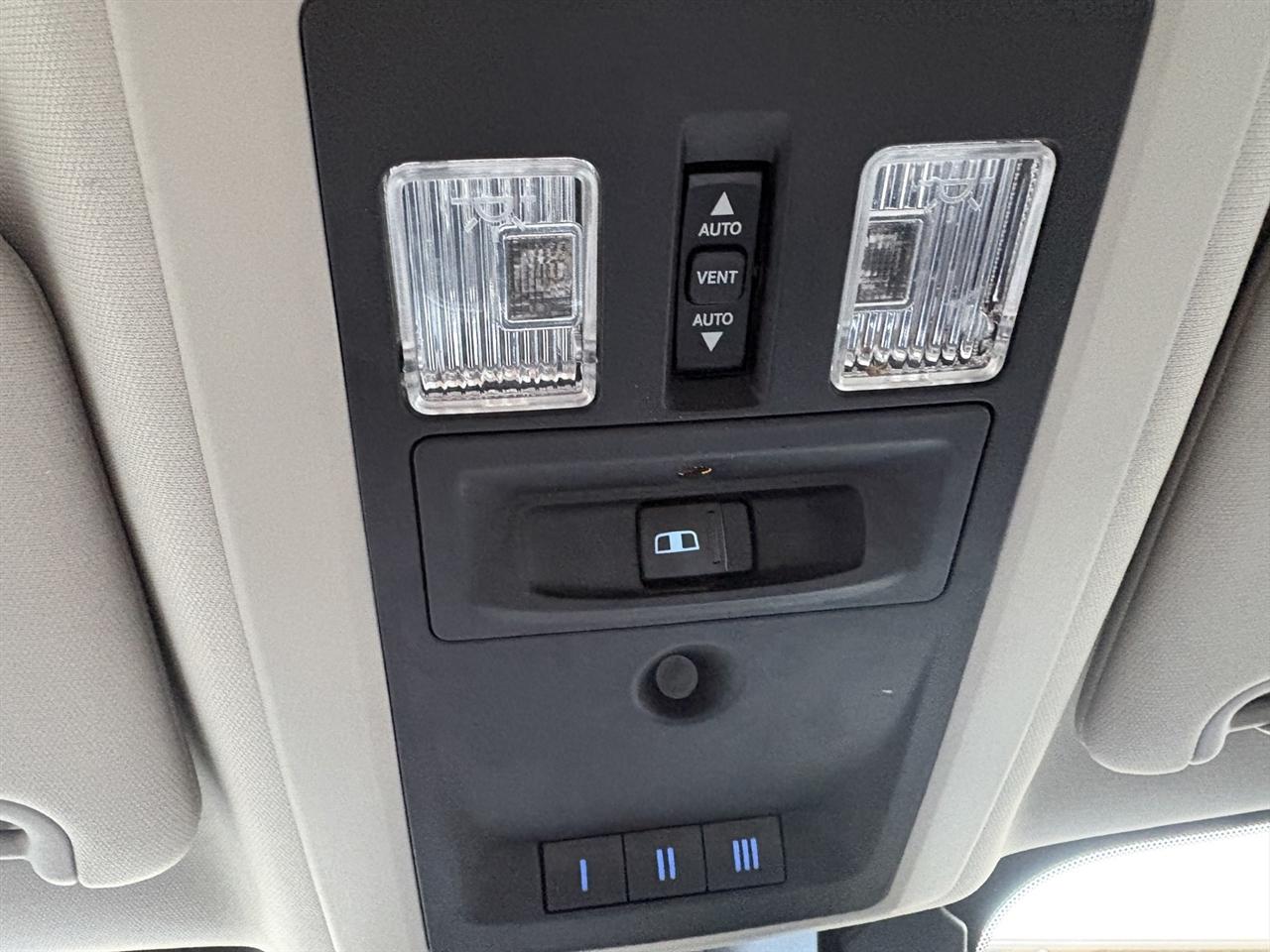 RAM 1500 Laramie Crew Cab SWB 4WD 2016