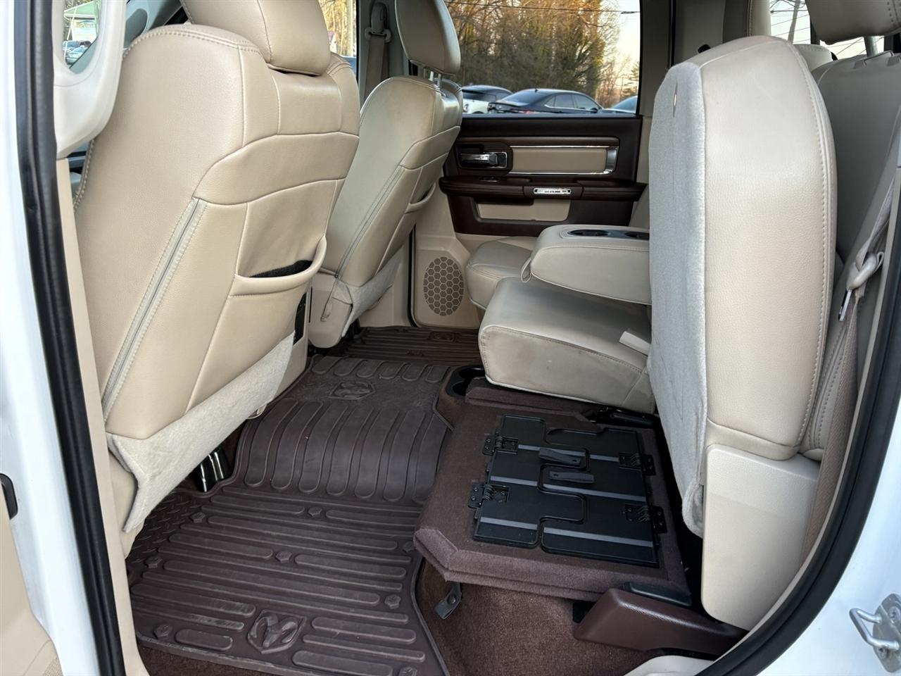 RAM 1500 Laramie Crew Cab SWB 4WD 2016