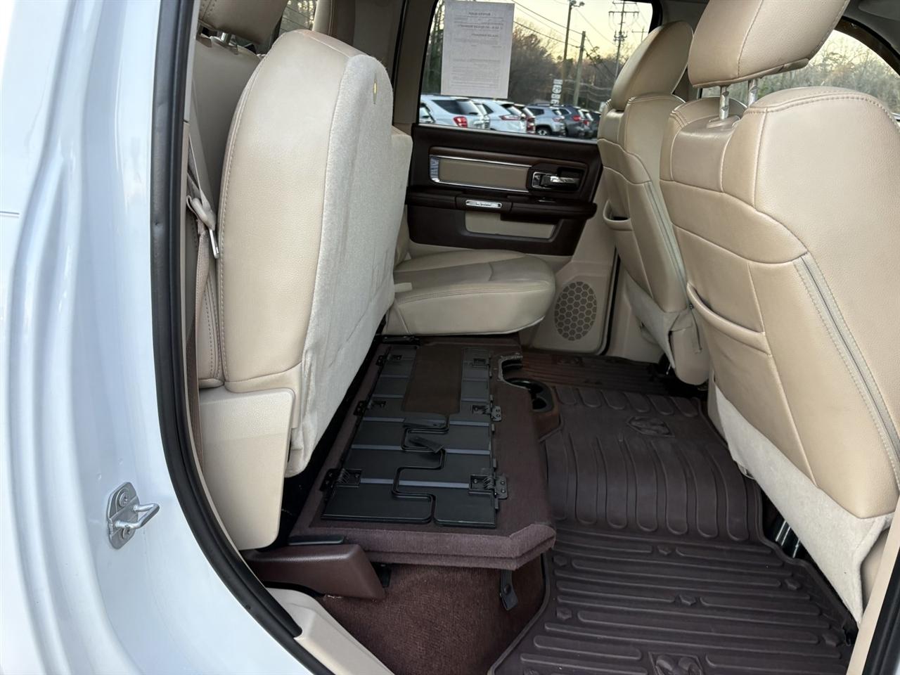 RAM 1500 Laramie Crew Cab SWB 4WD 2016