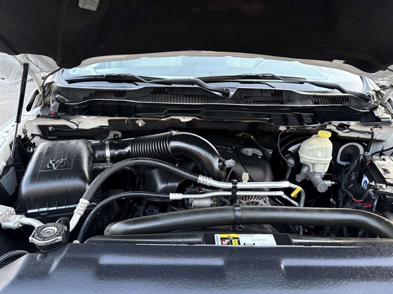 RAM 1500 Laramie Crew Cab SWB 4WD 2016