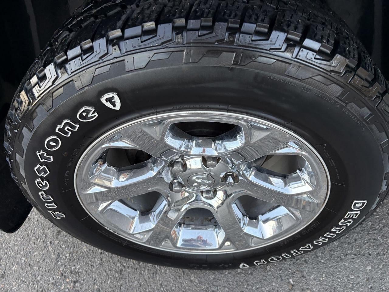 RAM 1500 Laramie Crew Cab SWB 4WD 2016