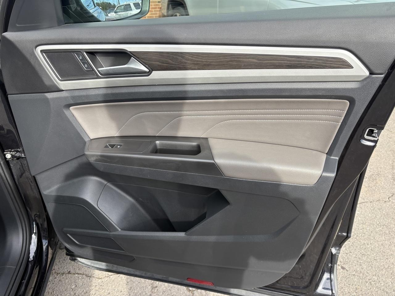 Volkswagen Atlas SE w/Technology 2022