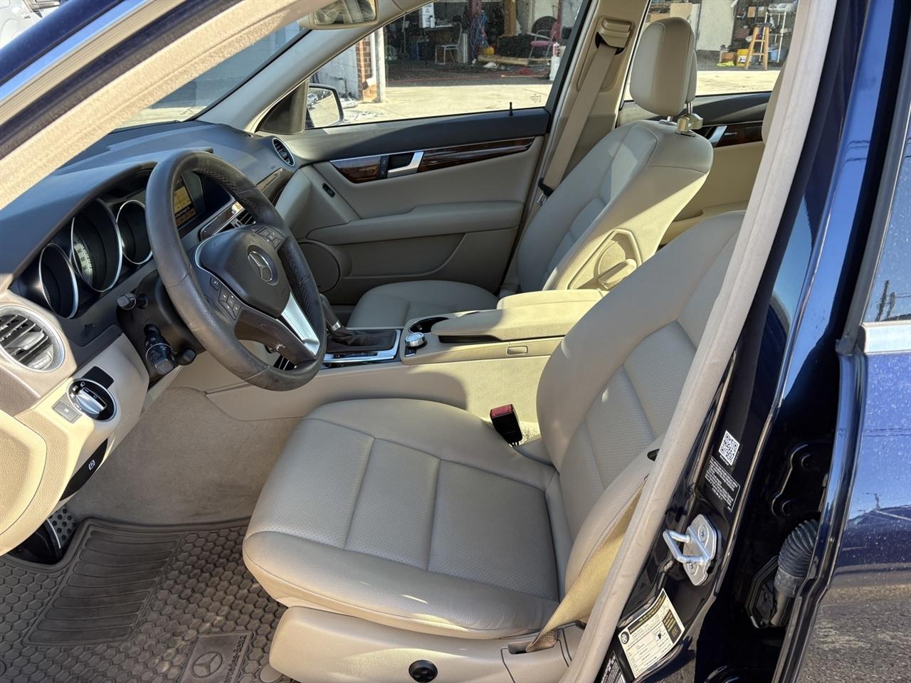 Mercedes-Benz C-Class C300 4MATIC Sport Sedan 2012