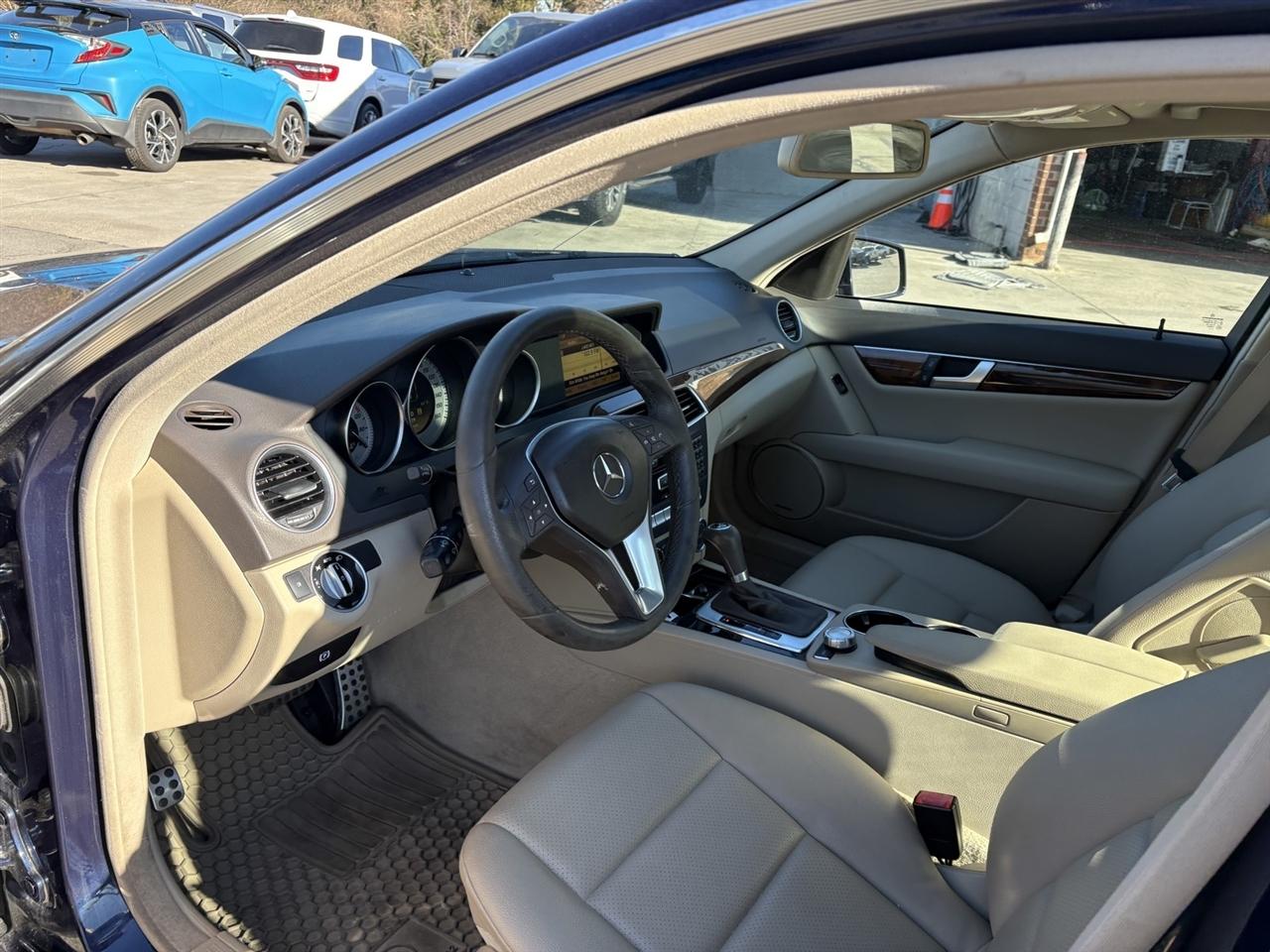 Mercedes-Benz C-Class C300 4MATIC Sport Sedan 2012