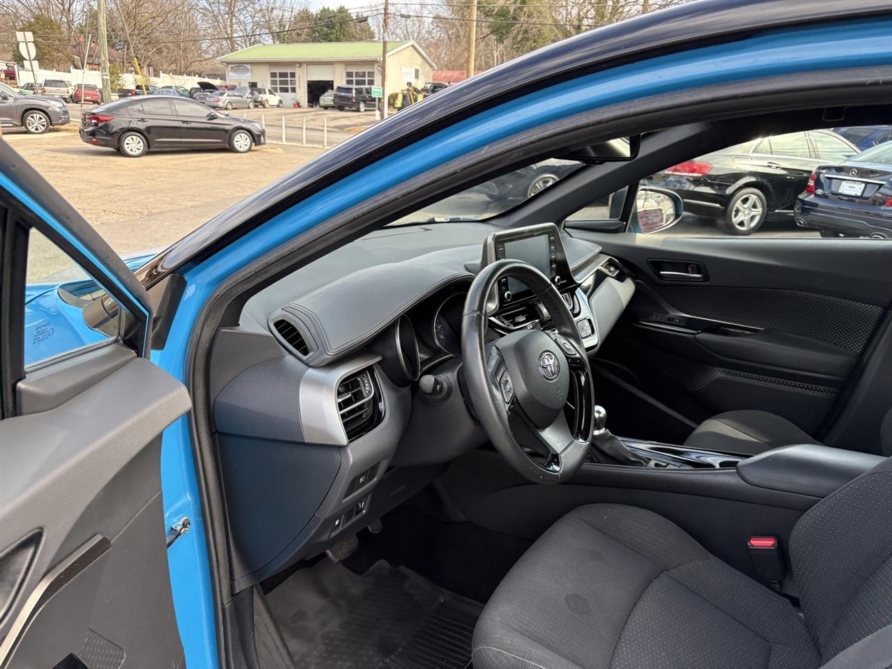 Toyota C-HR XLE 2019