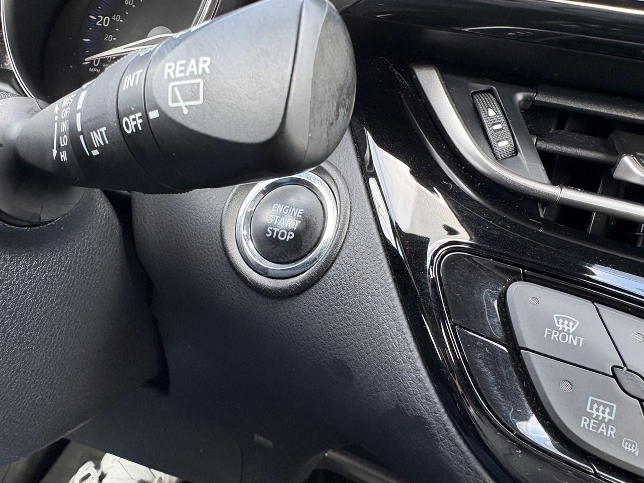 Toyota C-HR XLE 2019