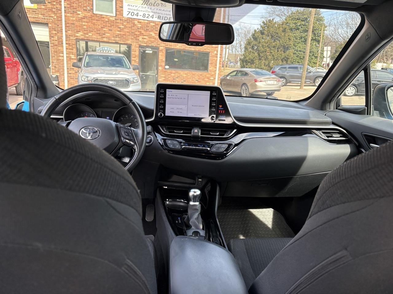 Toyota C-HR XLE 2019