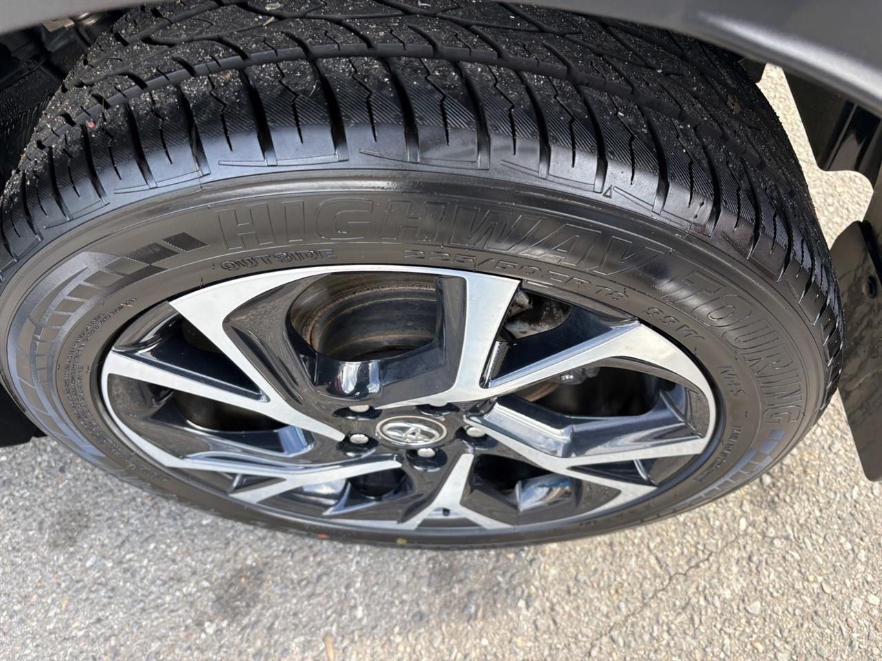 Toyota C-HR XLE 2019