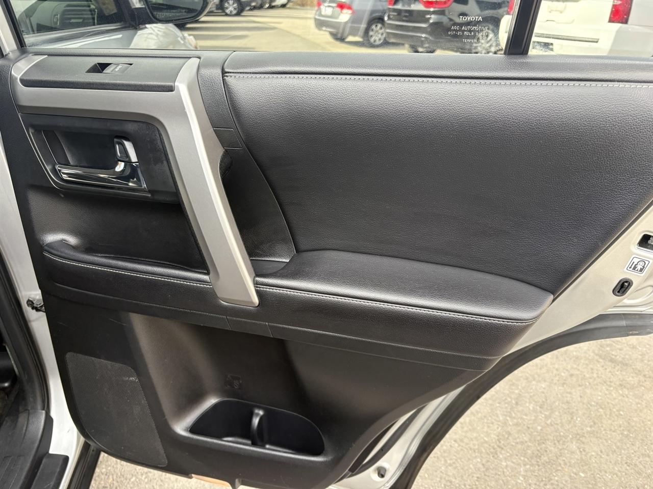 Toyota 4Runner SR5 4WD 2016