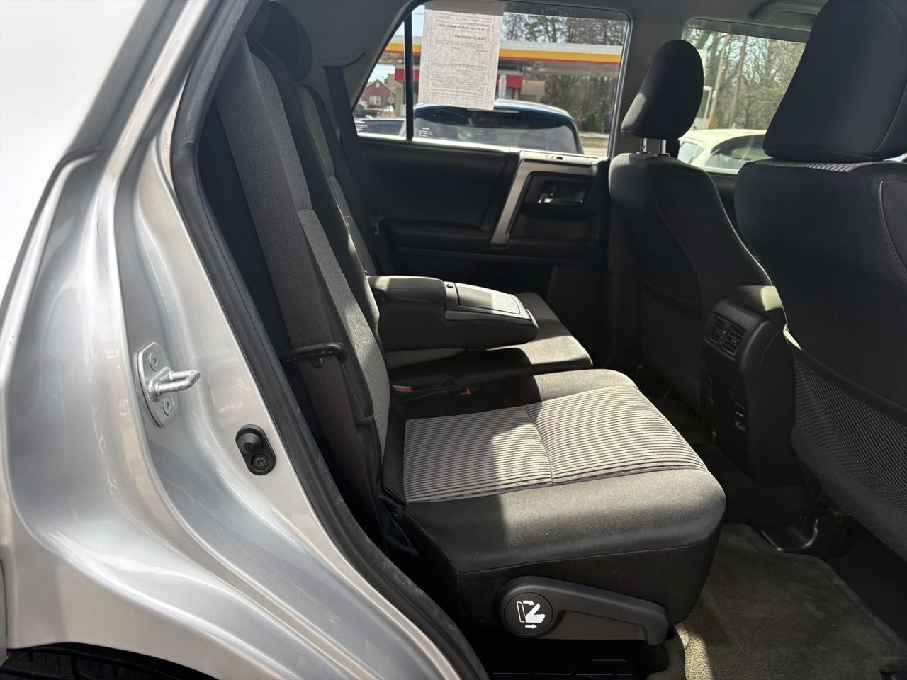 Toyota 4Runner SR5 4WD 2016