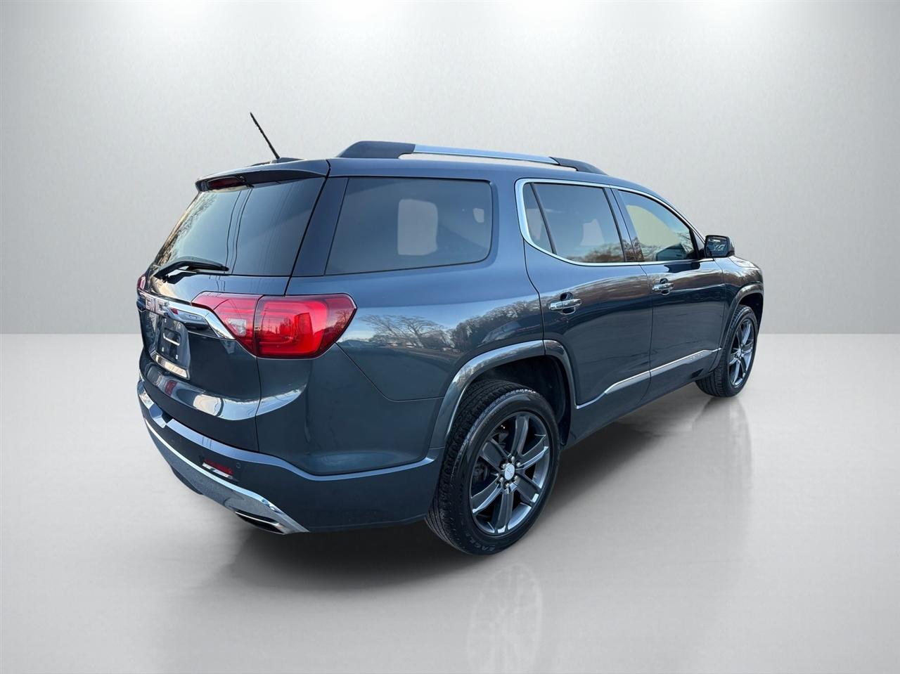 GMC Acadia Denali 2019