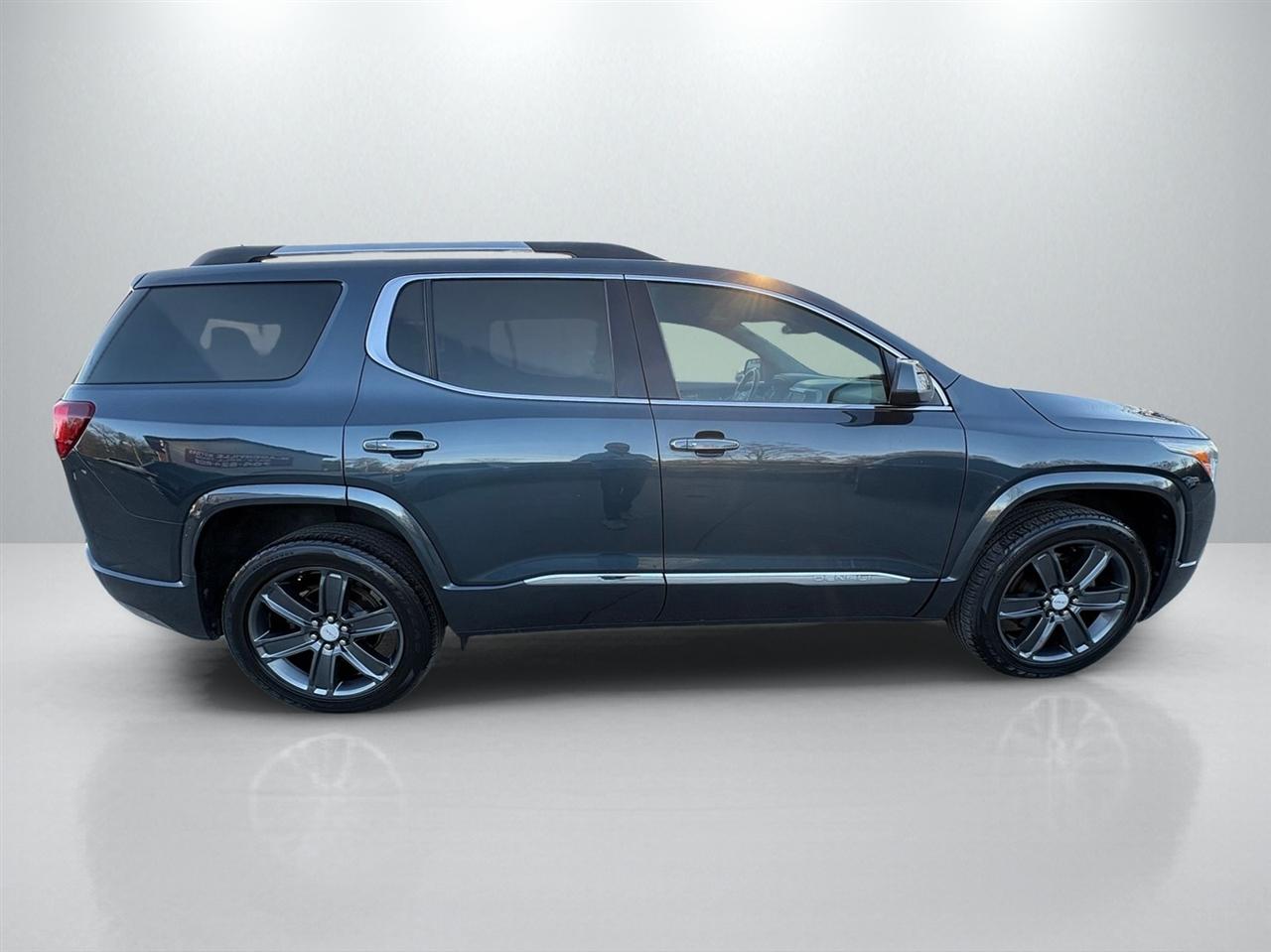 GMC Acadia Denali 2019