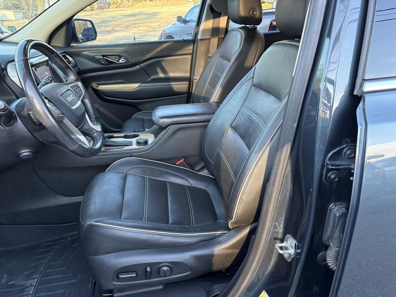 GMC Acadia Denali 2019