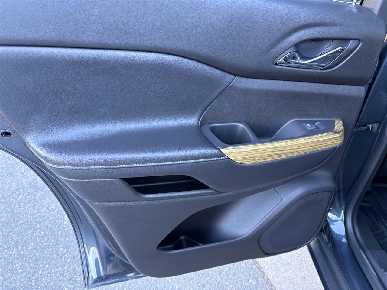 GMC Acadia Denali 2019