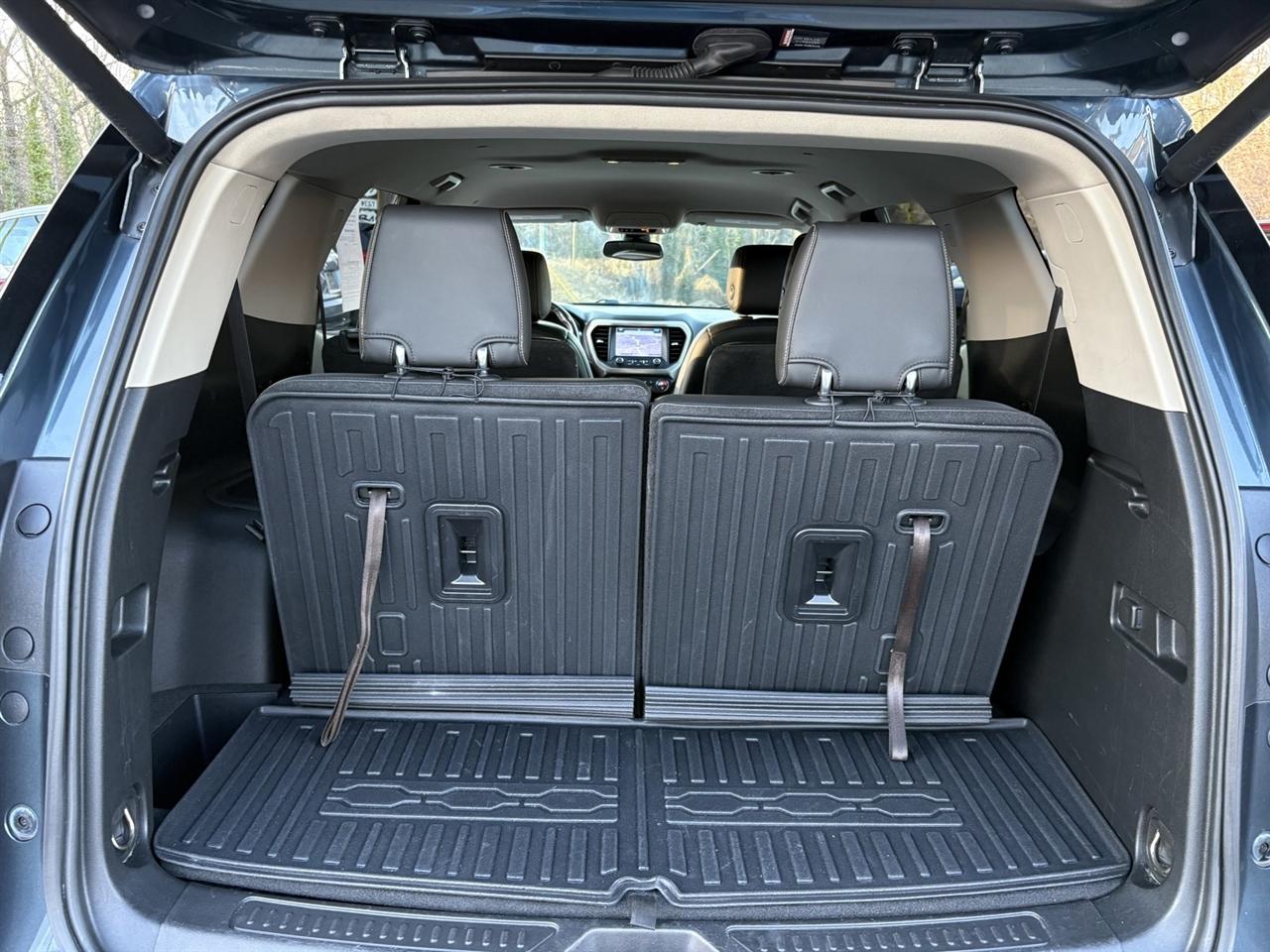 GMC Acadia Denali 2019