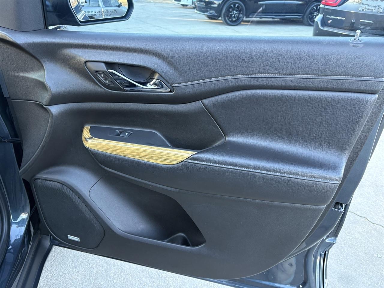 GMC Acadia Denali 2019