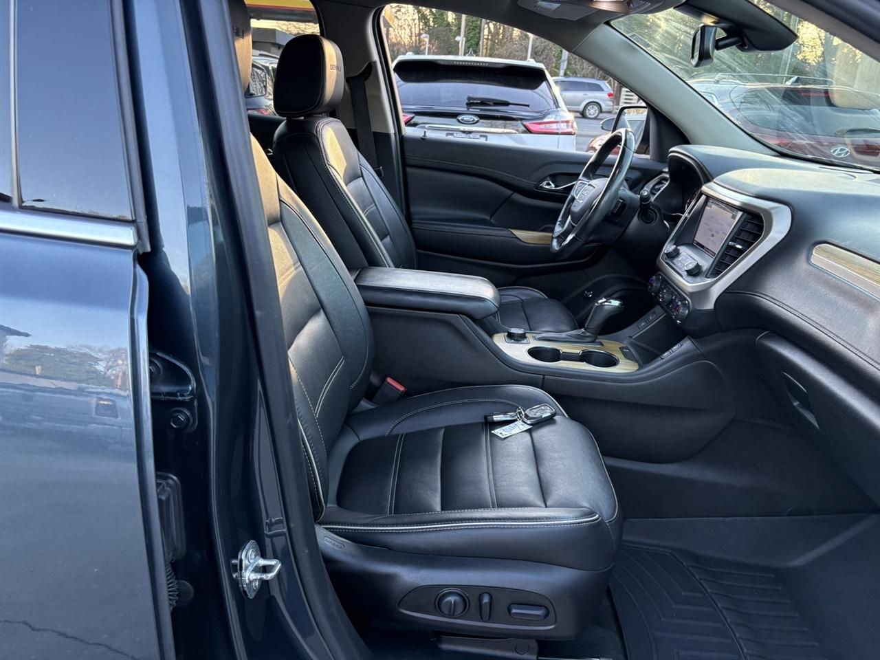 GMC Acadia Denali 2019