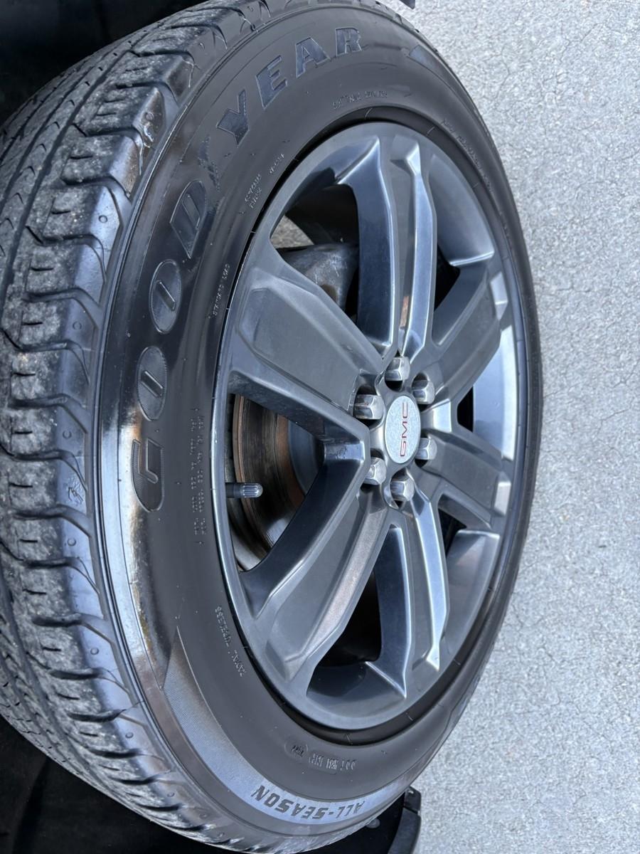 GMC Acadia Denali 2019