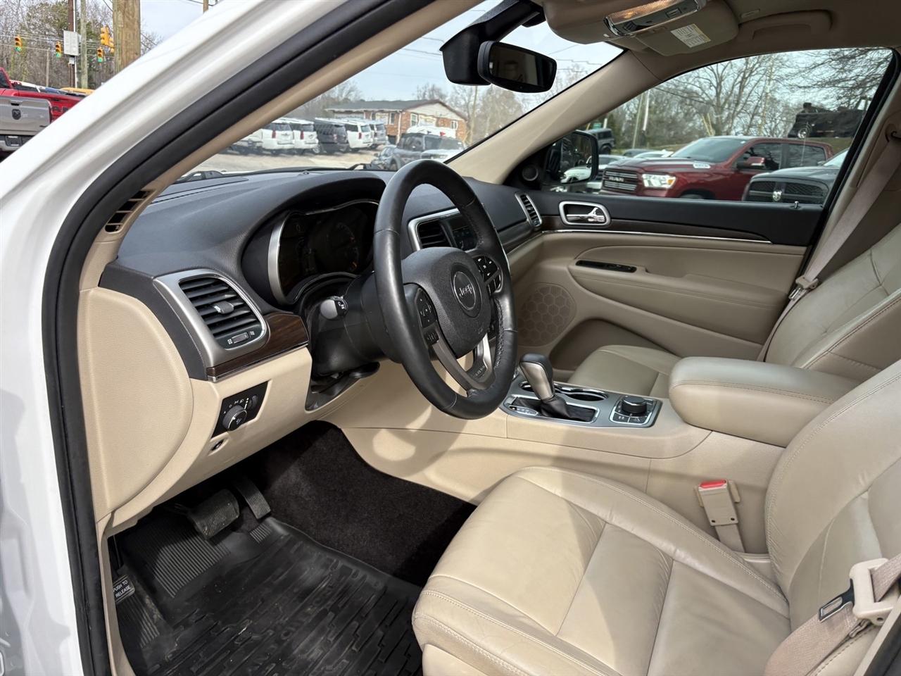 Jeep Grand Cherokee Laredo 4WD 2018