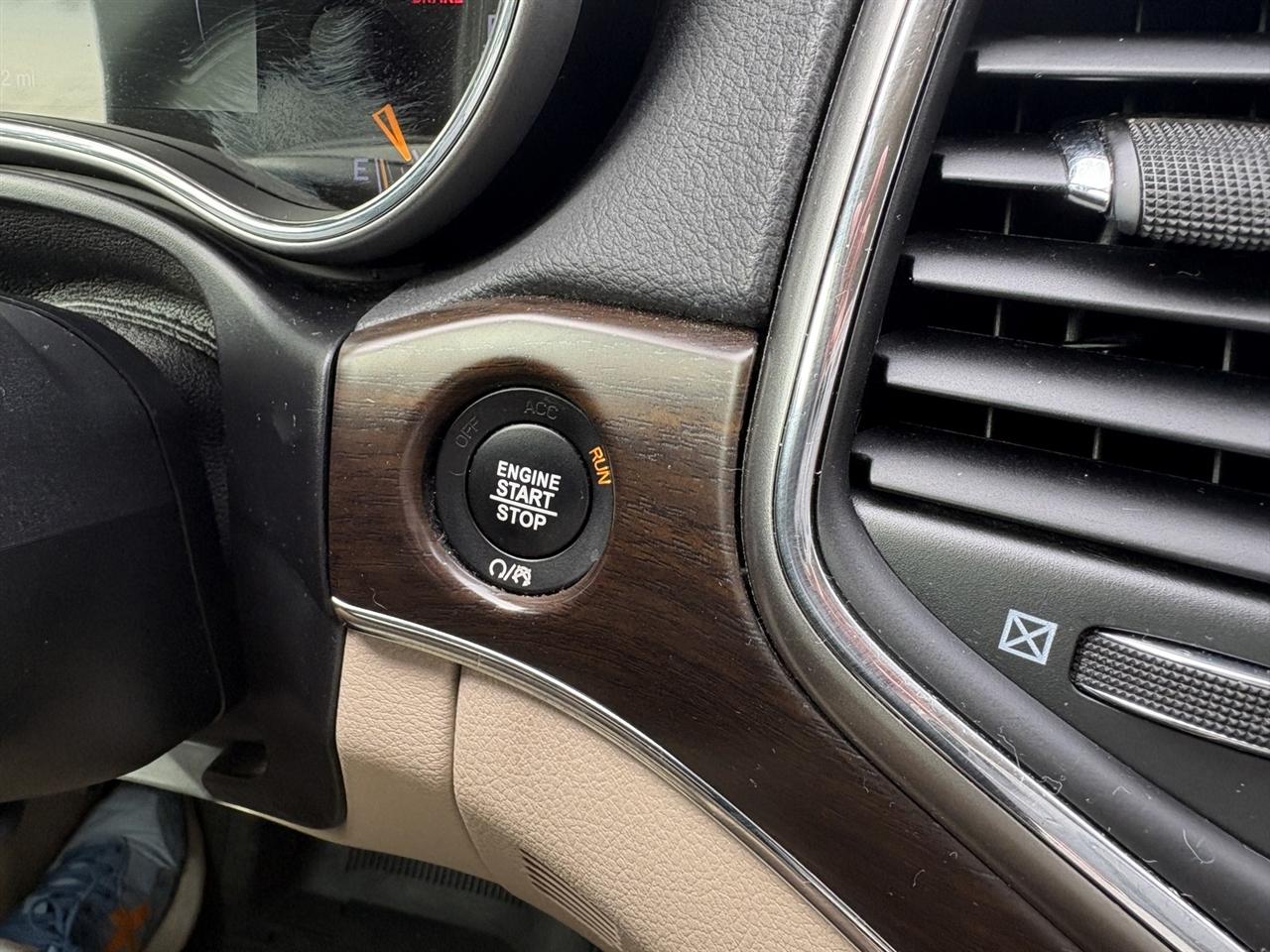 Jeep Grand Cherokee Laredo 4WD 2018