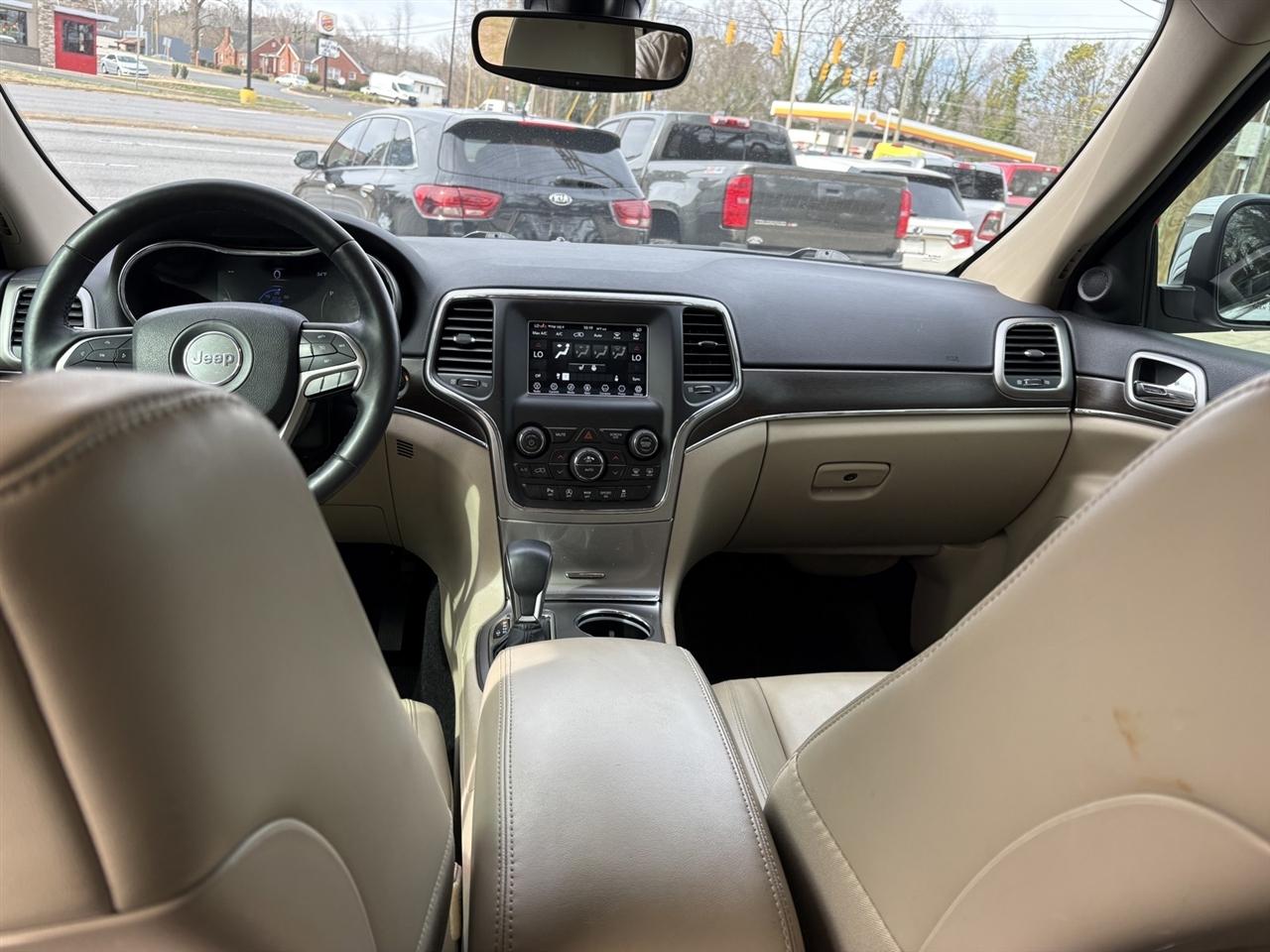 Jeep Grand Cherokee Laredo 4WD 2018