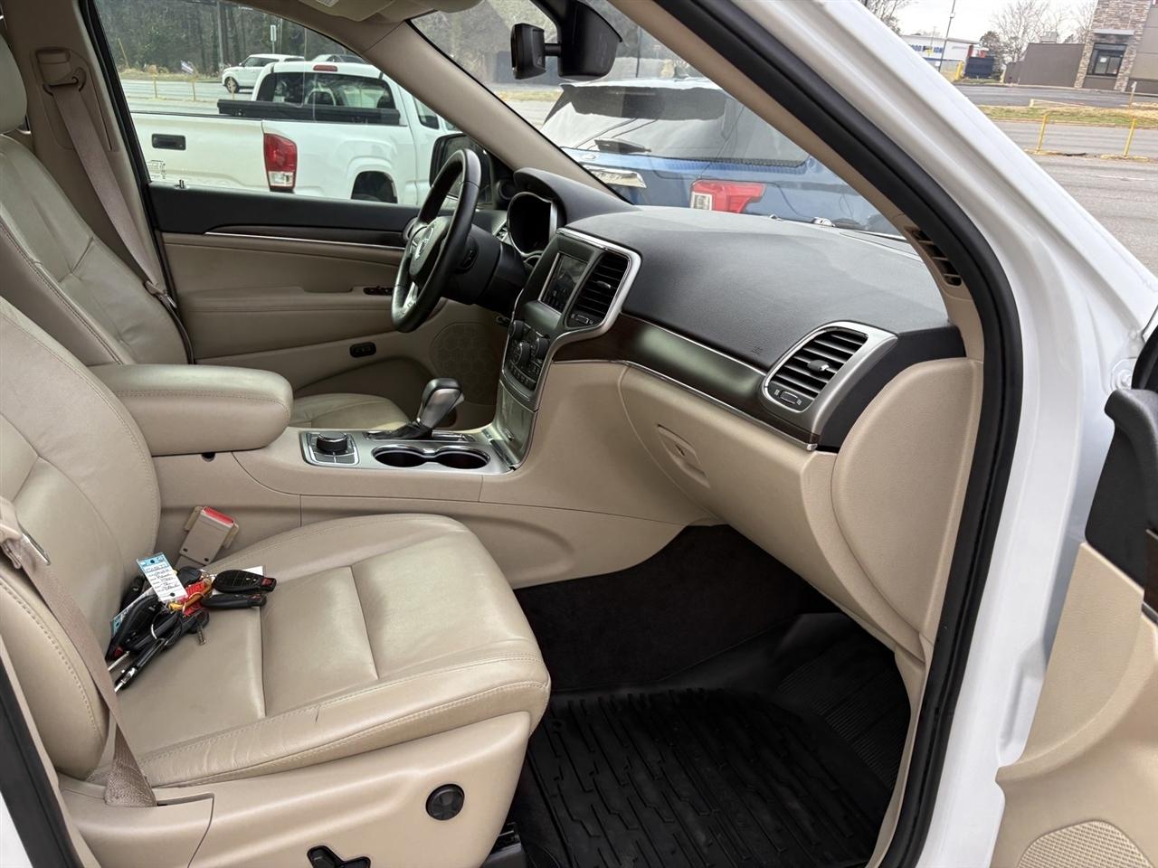 Jeep Grand Cherokee Laredo 4WD 2018