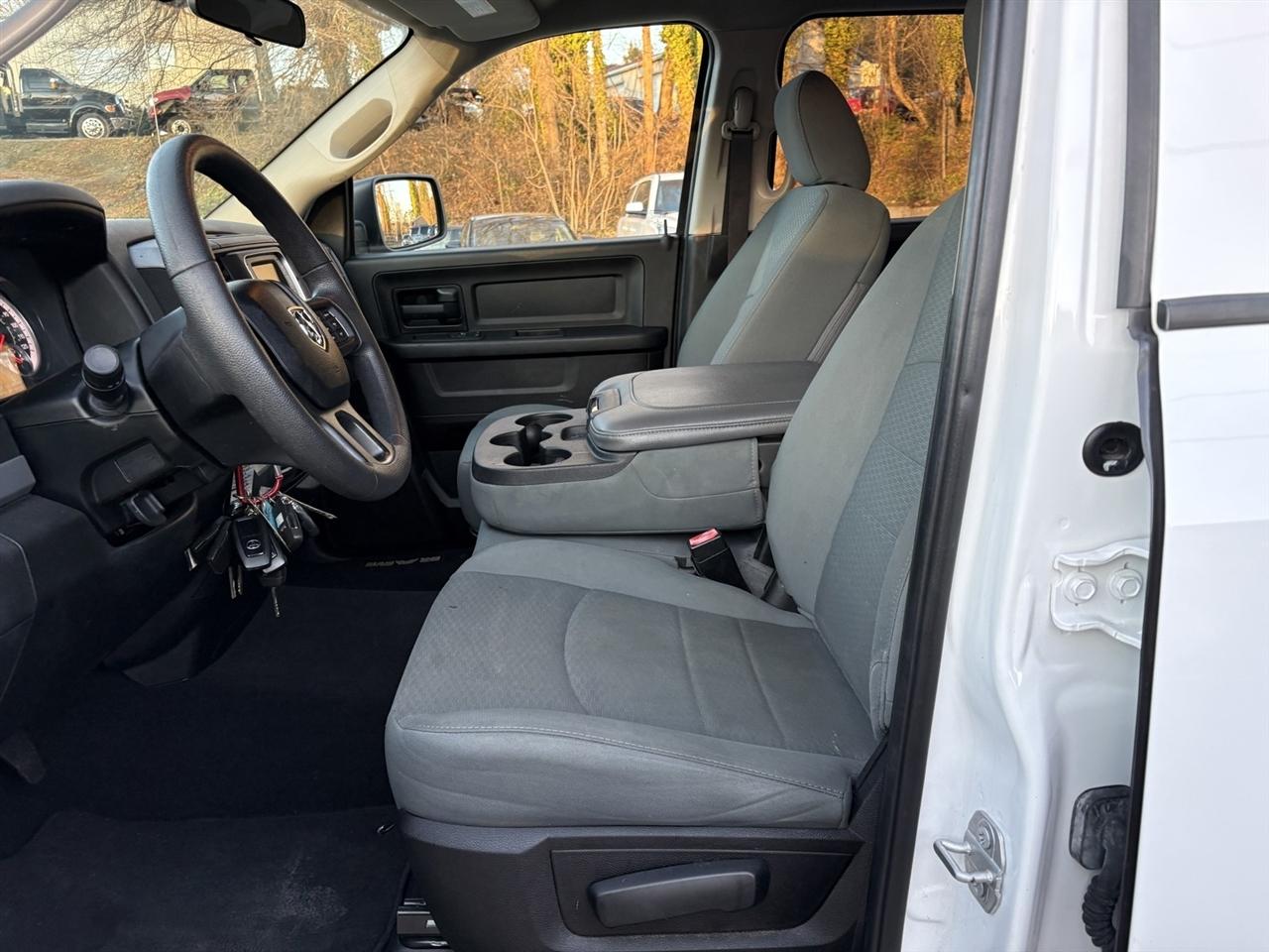 RAM 1500 Classic Tradesman Quad Cab 4WD 2019