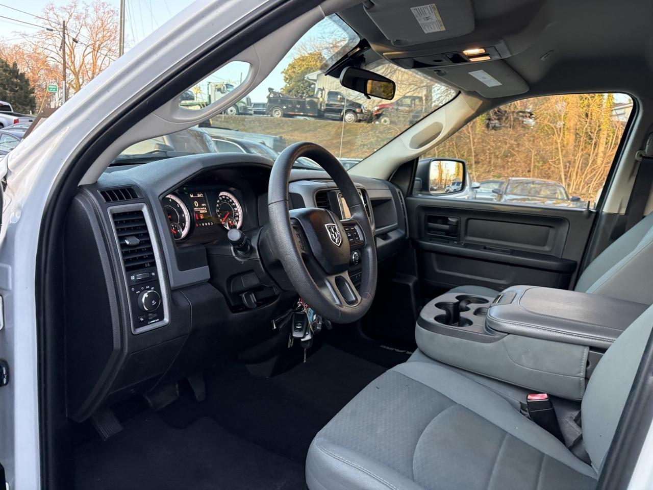 RAM 1500 Classic Tradesman Quad Cab 4WD 2019