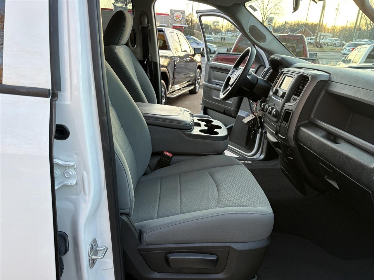 RAM 1500 Classic Tradesman Quad Cab 4WD 2019