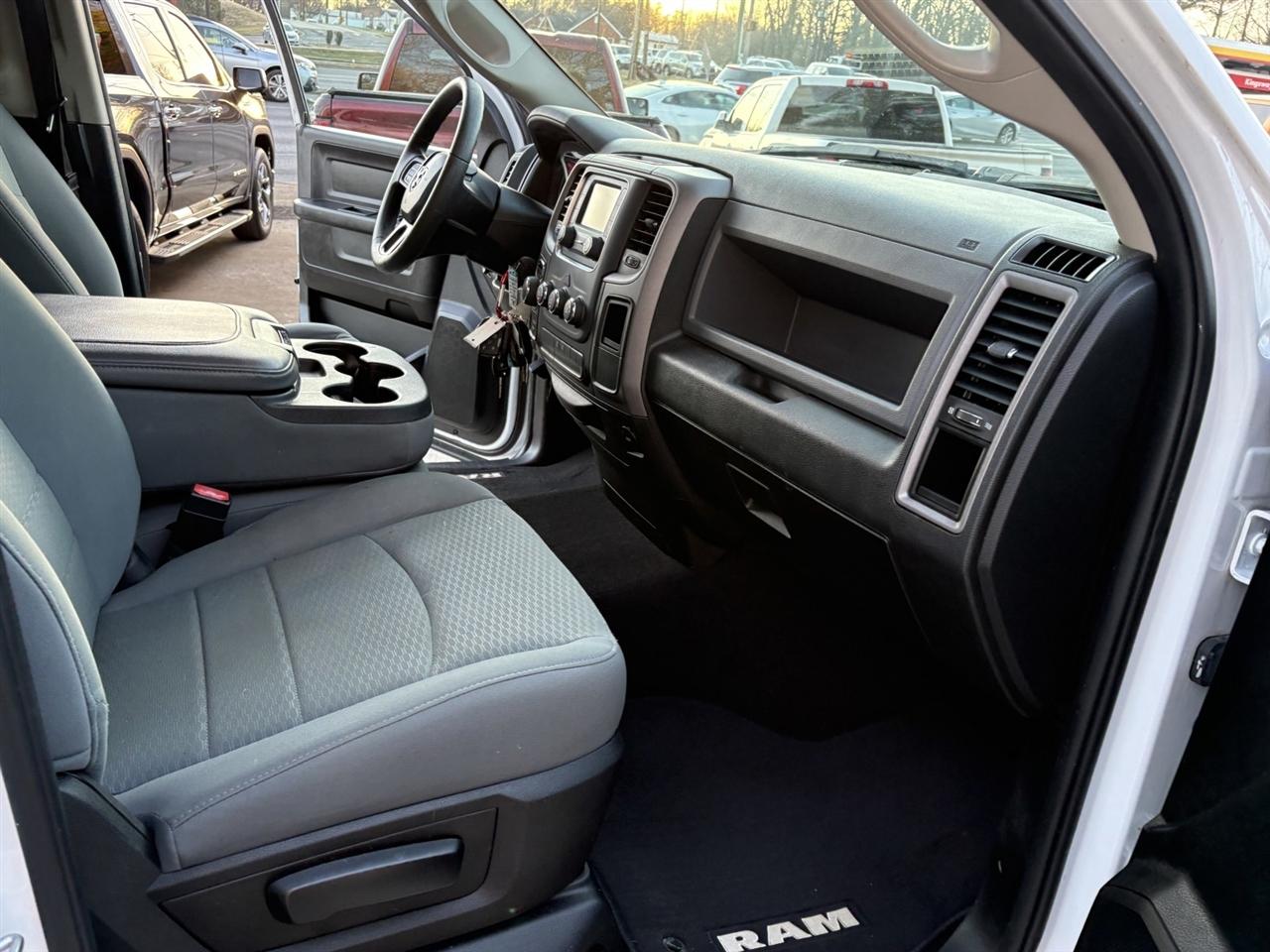 RAM 1500 Classic Tradesman Quad Cab 4WD 2019