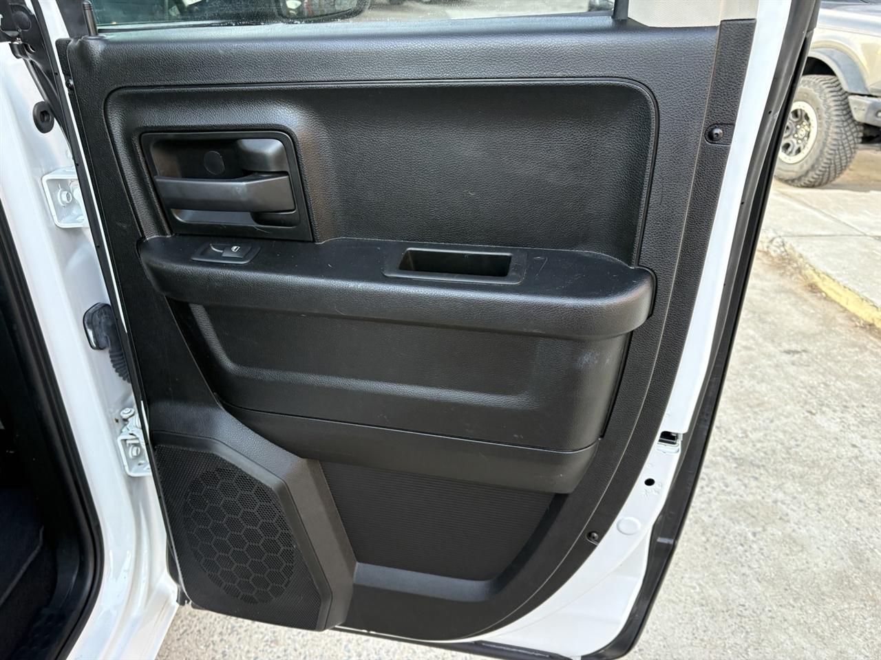 RAM 1500 Classic Tradesman Quad Cab 4WD 2019