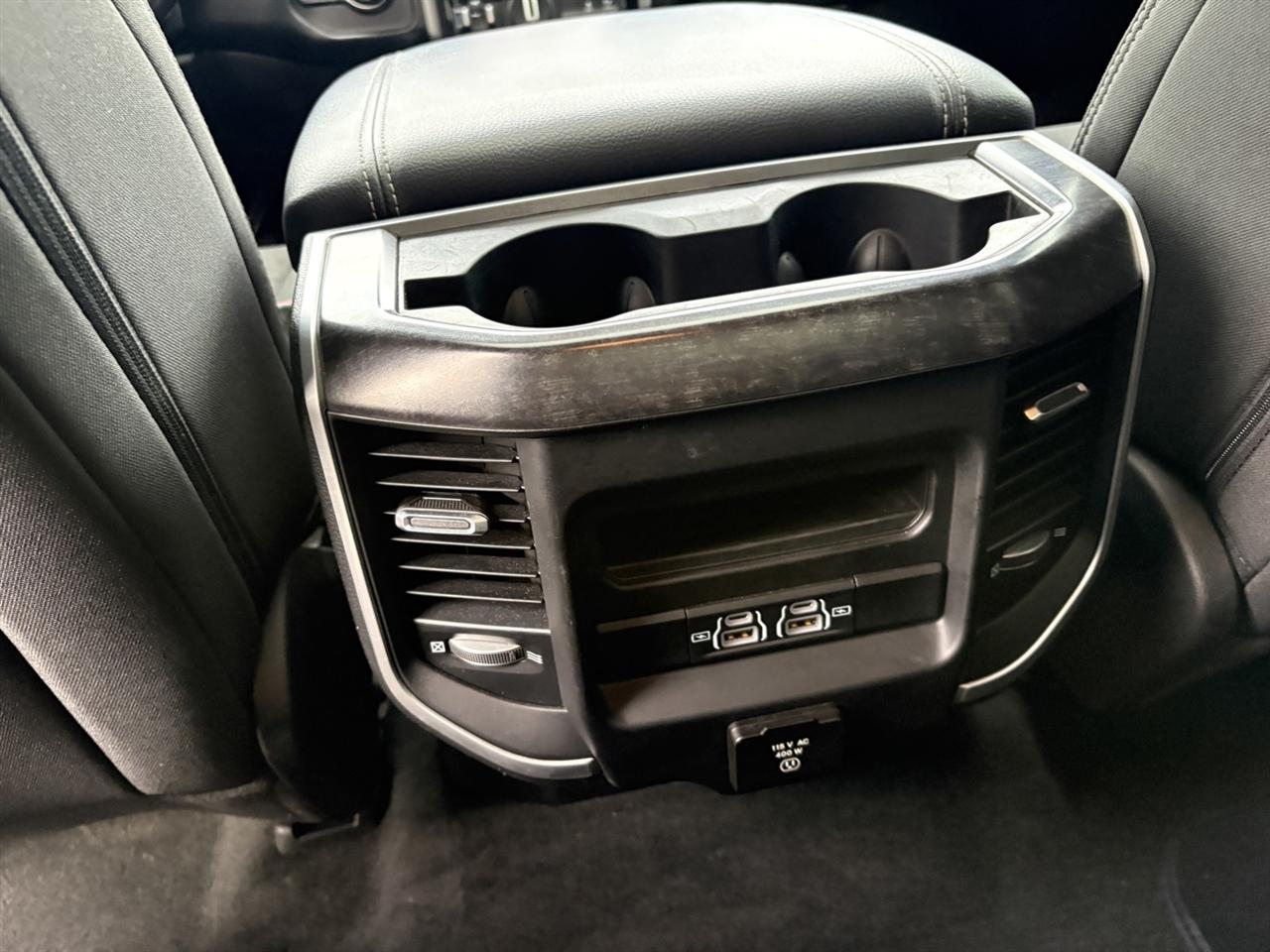 RAM 1500 Big Horn Quad Cab 4WD 2022