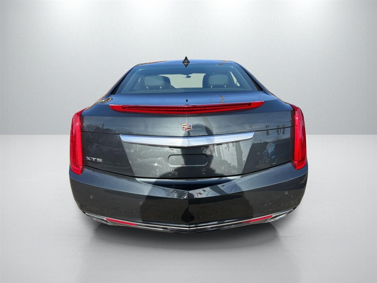 Cadillac XTS  2015