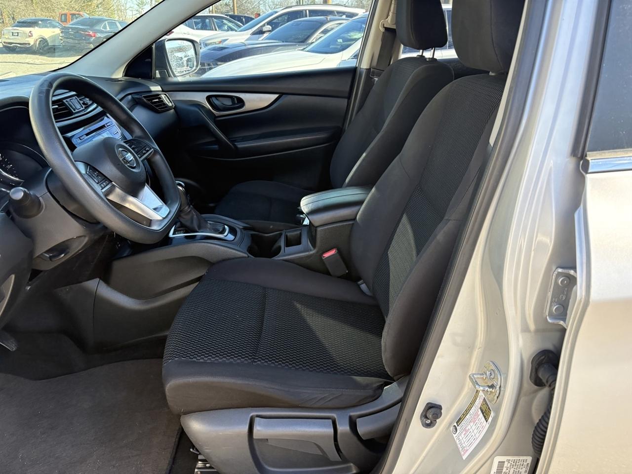 Nissan Rogue Sport S 2018