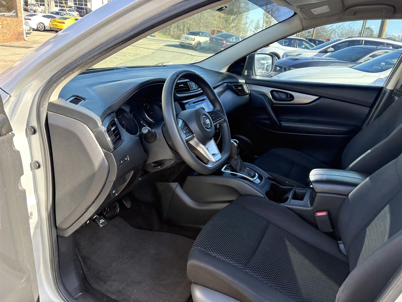 Nissan Rogue Sport S 2018