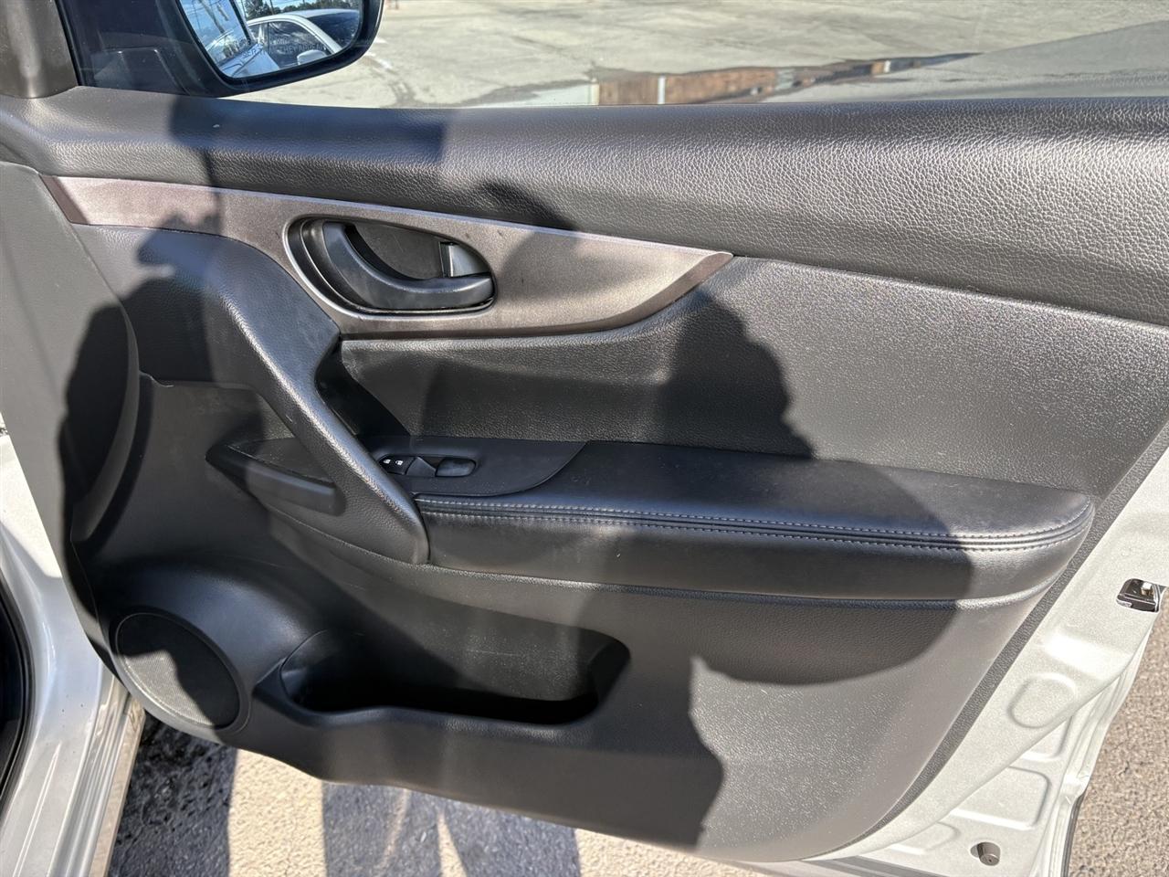 Nissan Rogue Sport S 2018