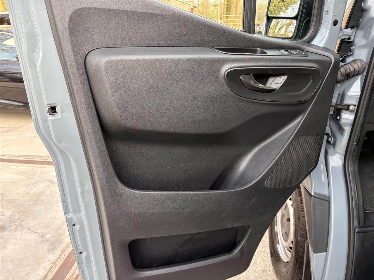 Mercedes-Benz Sprinter 2500 144-in. WB 2019