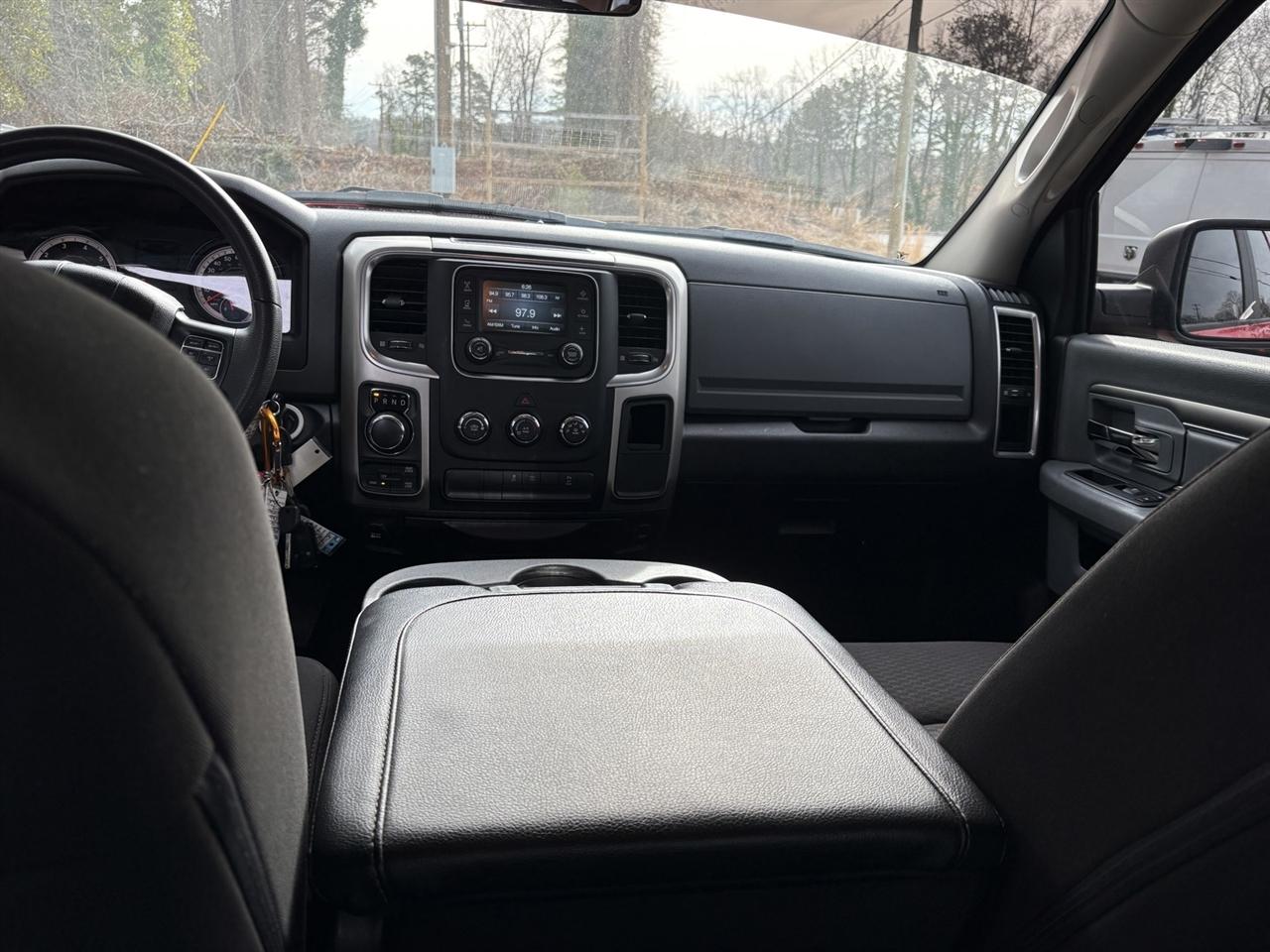 RAM 1500 Classic Warlock 4x4 Quad Cab 6'4" Box 2020