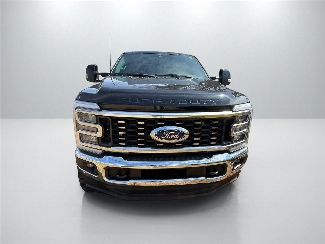 Ford F-350 SD Lariat Crew Cab LWB DRW 4WD 2023